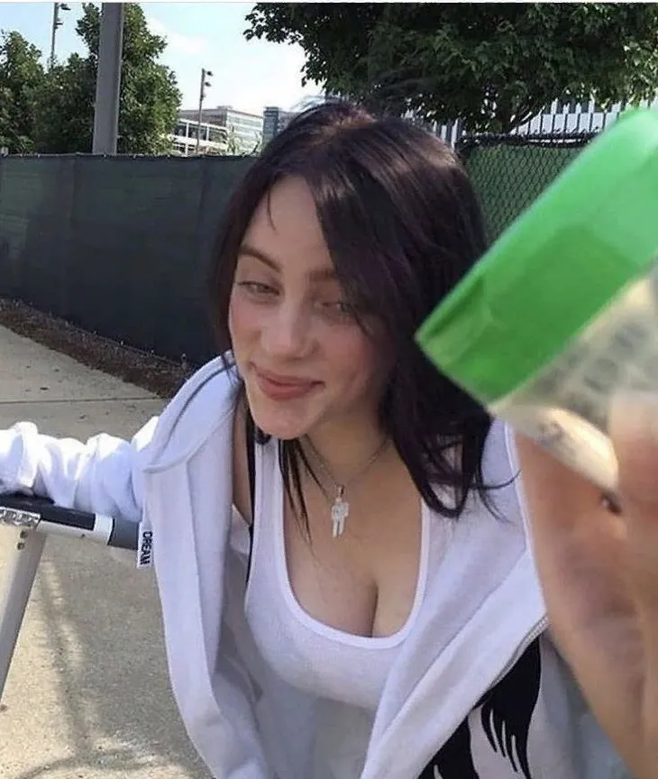 Билли Айлиш (Billie Eilish) 126 Билли Айлиш (Billie Eilish) 125 New Hot