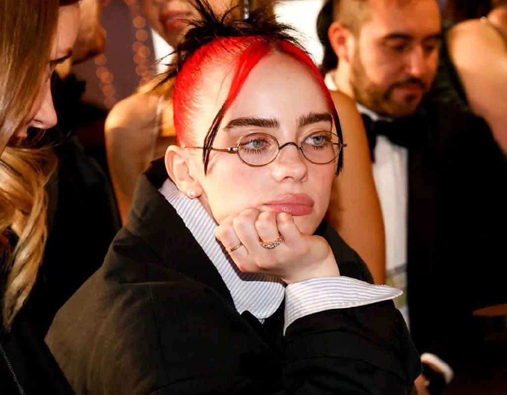 Билли Айлиш (Billie Eilish) 112 Билли Айлиш (Billie Eilish) 111 New Hot