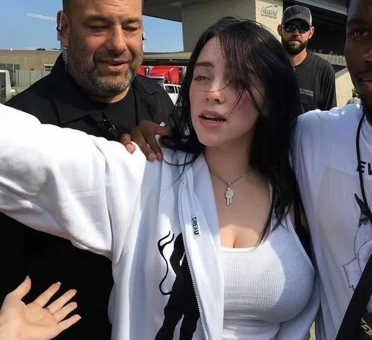 Билли Айлиш (Billie Eilish) 170 Билли Айлиш (Billie Eilish) 169 New Hot