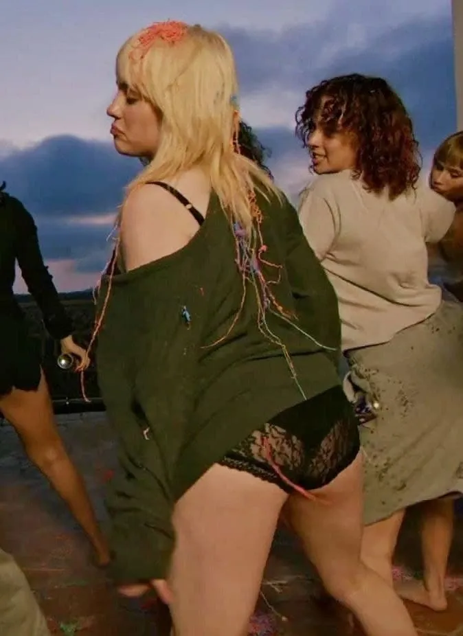 Билли Айлиш (Billie Eilish) 146 Билли Айлиш (Billie Eilish) 145 New Hot