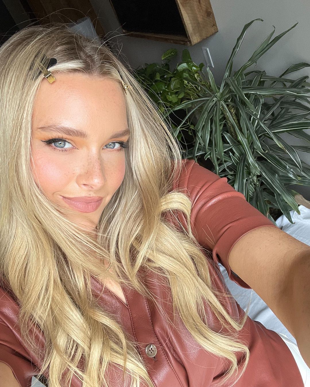 Camille Kostek 18 Camille Kostek 17 New Hot