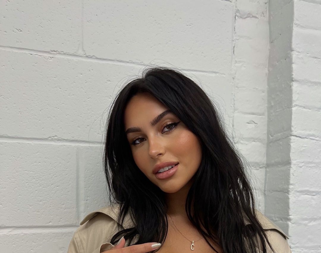Claudia Tihan 20 Claudia Tihan 19 New Hot