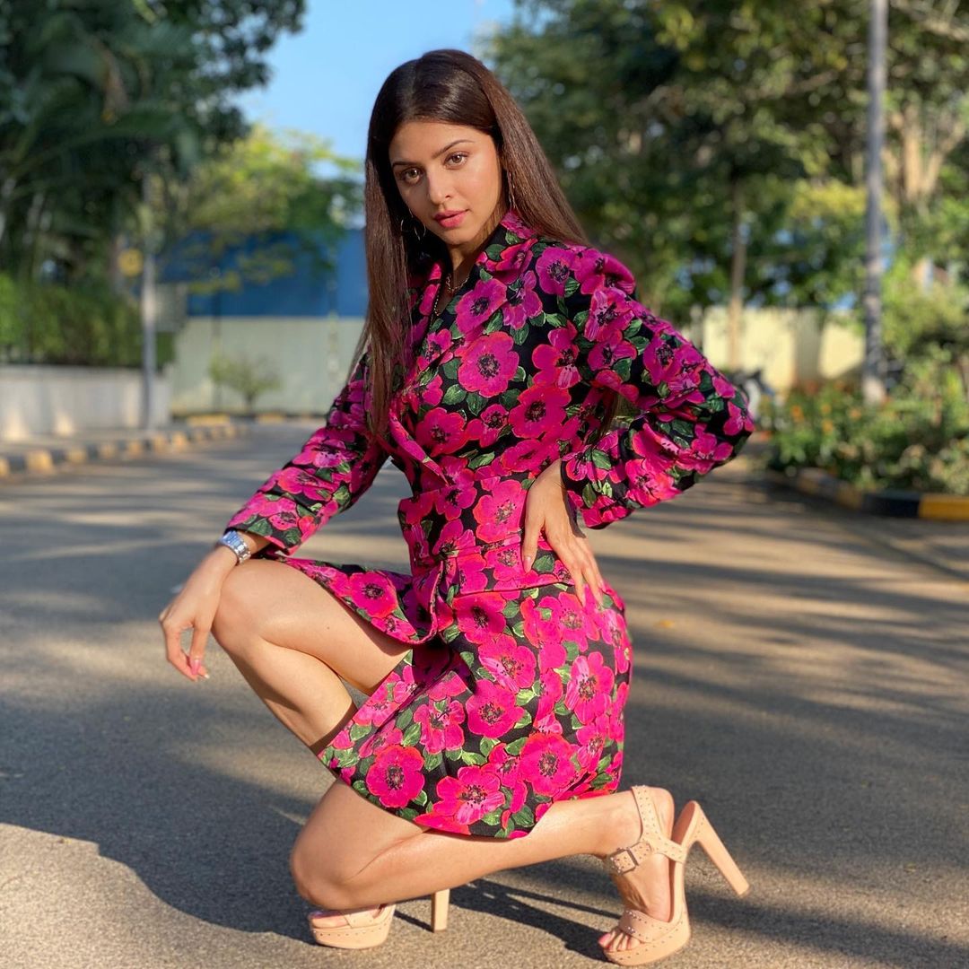 Vedhika4U 9 Лучшие Фото, Vedhika4U 9 Новые Снимки Без Фотошопа, Vedhika4U 9 Без Макияжа И Без Цензуры