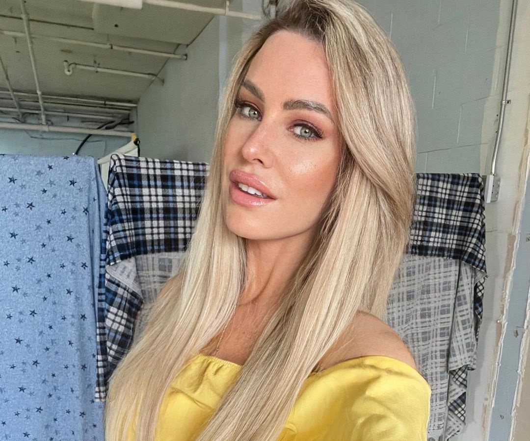 Annie Chartrand 18 Annie Chartrand 17 New Hot