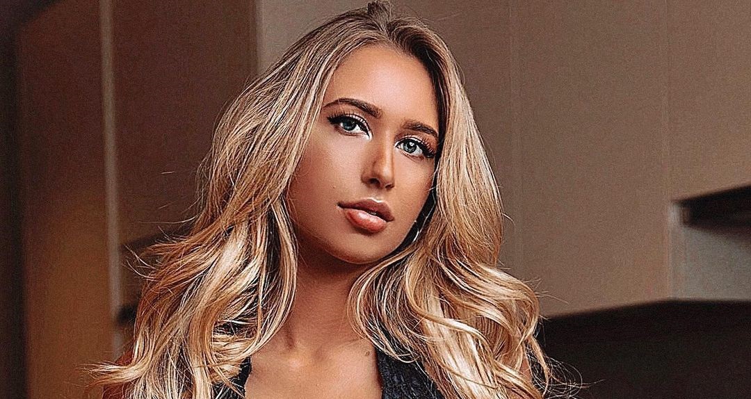 Nikita Sullivan 26 Nikita Sullivan 25 New Hot