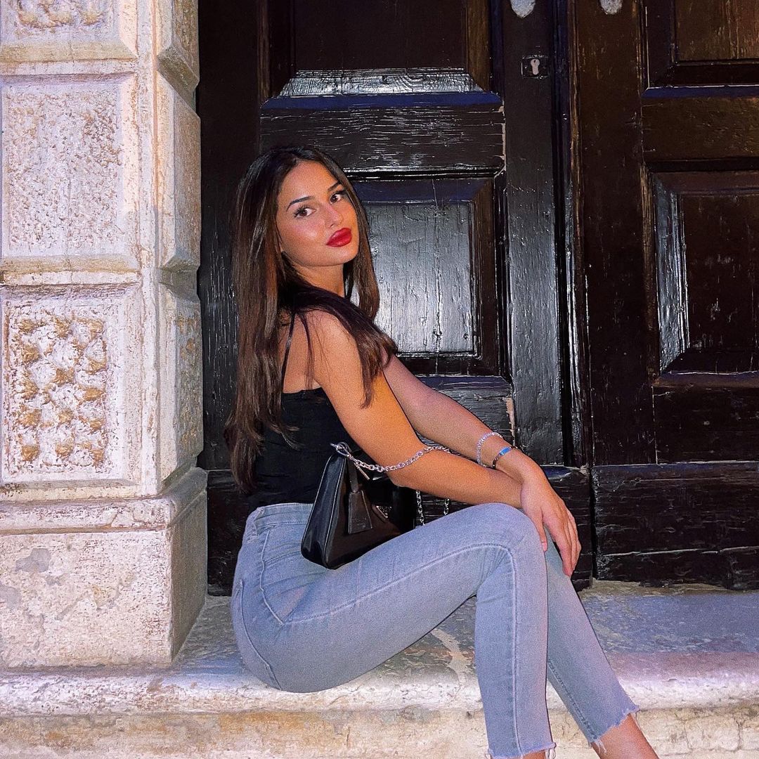 Layla Erincik 6 Layla Erincik 5 New Hot