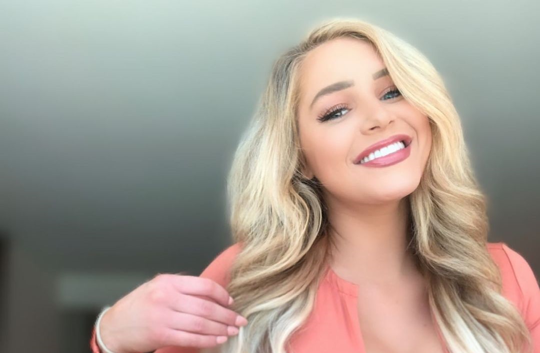 Courtney Tailor 22 Courtney Tailor 21 New Hot