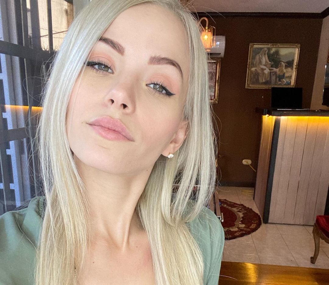 Melanie Pavola 16 Melanie Pavola 15 New Hot