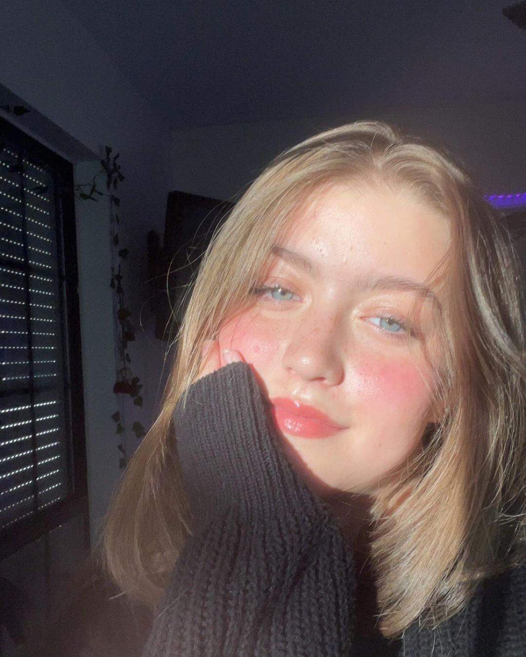Claire Rocksmith 16 Claire Rocksmith 15 New Hot