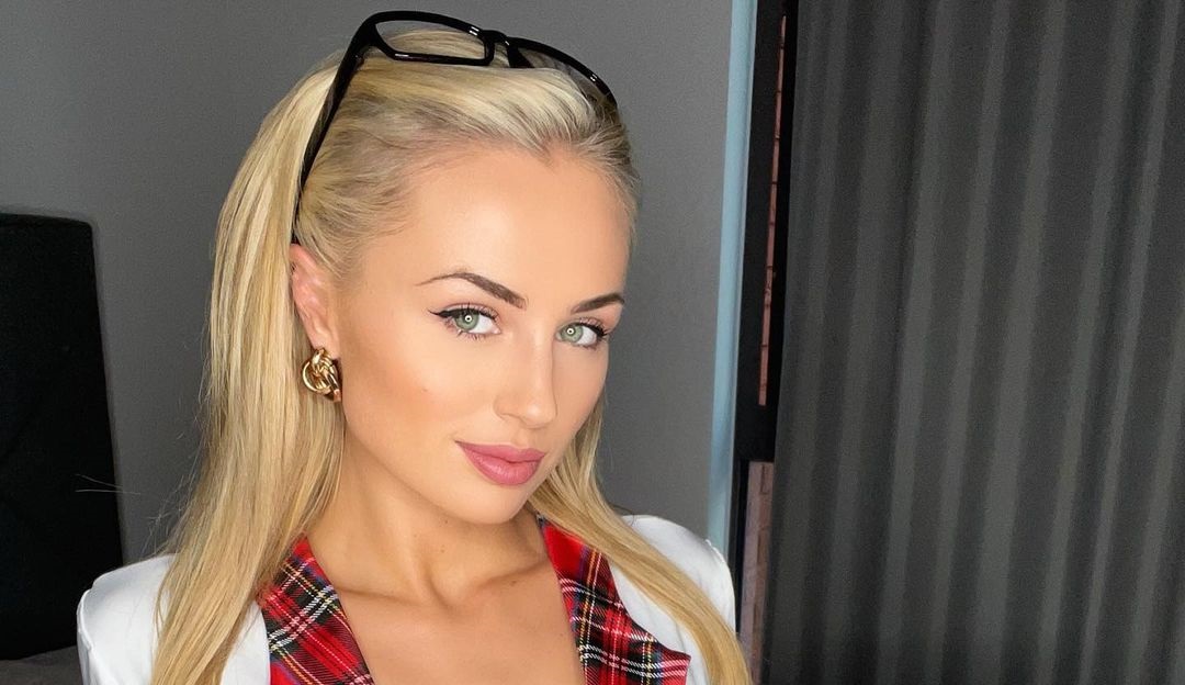 Billie Louise 34 Billie Louise 33 New Hot