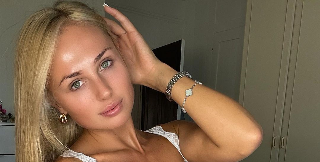 Billie Louise 26 Billie Louise 25 New Hot