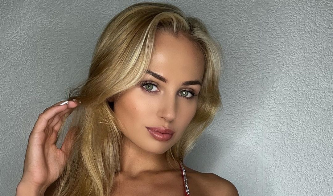 Billie Louise 36 Billie Louise 35 New Hot