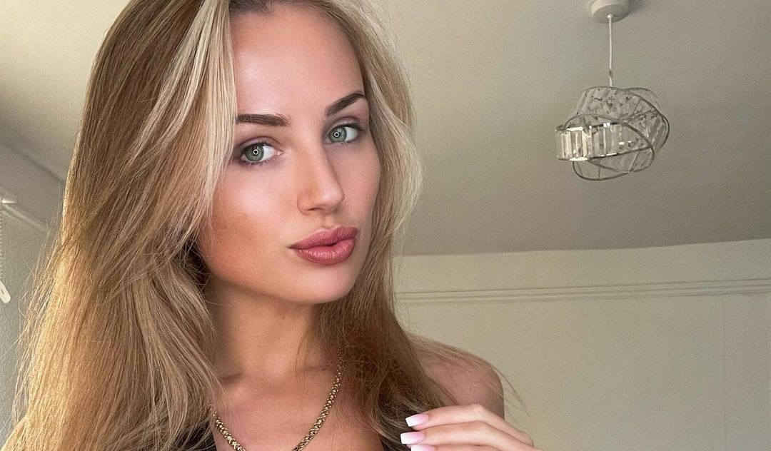 Billie Louise 24 Billie Louise 23 New Hot