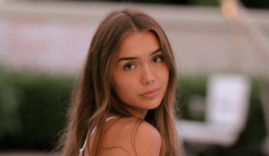 Athena Smith 32 Athena Smith 31 New Hot