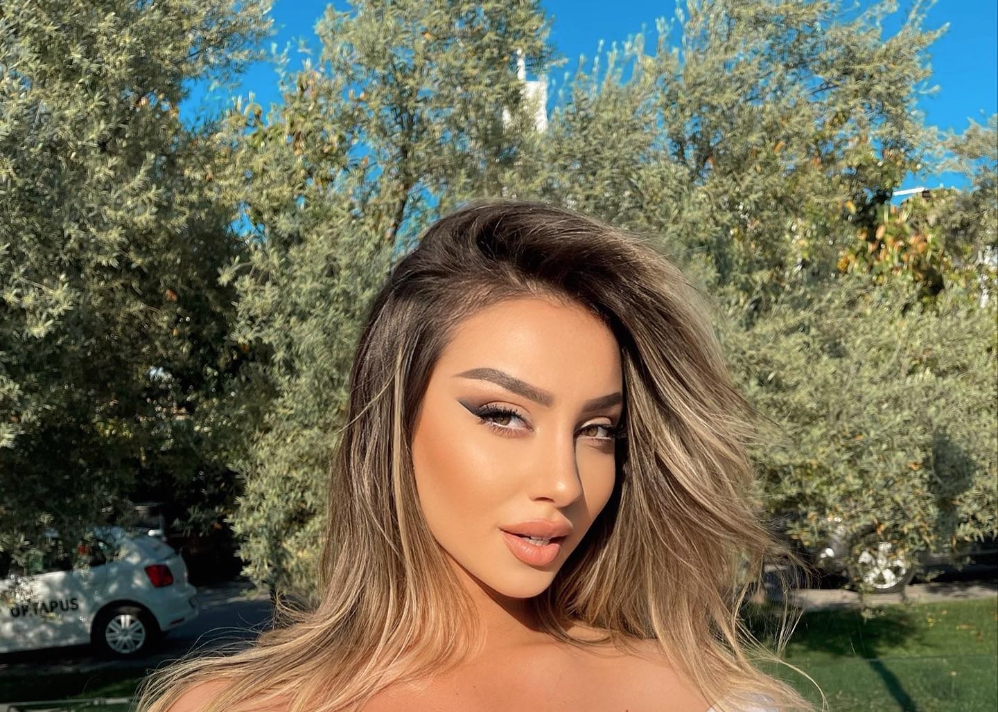 Klaudja Jazexhi 34 Klaudja Jazexhi 33 New Hot