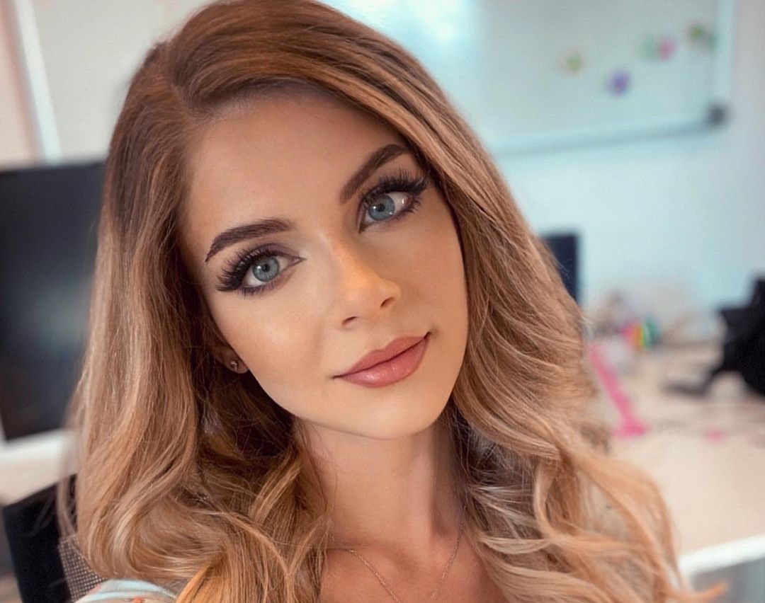 Christina Lionscat 14 Christina Lionscat 13 New Hot