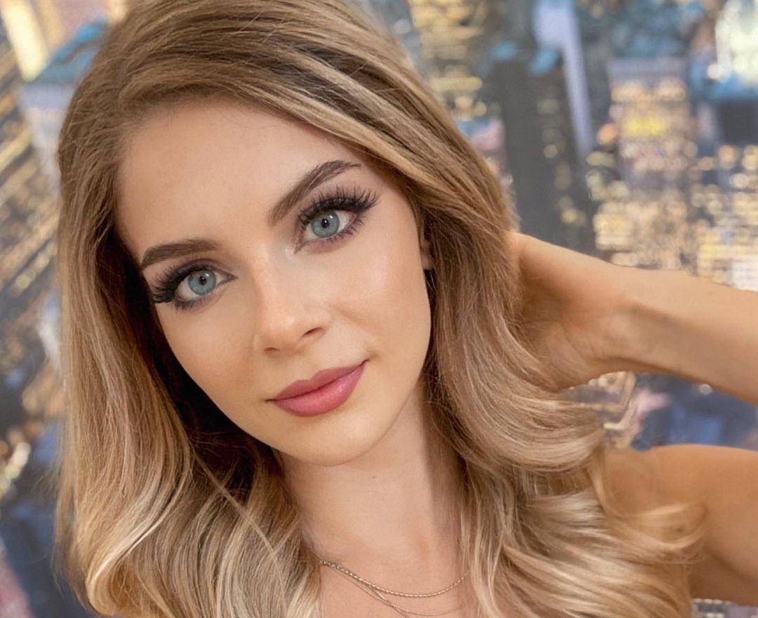 Christina Lionscat 8 Christina Lionscat 7 New Hot