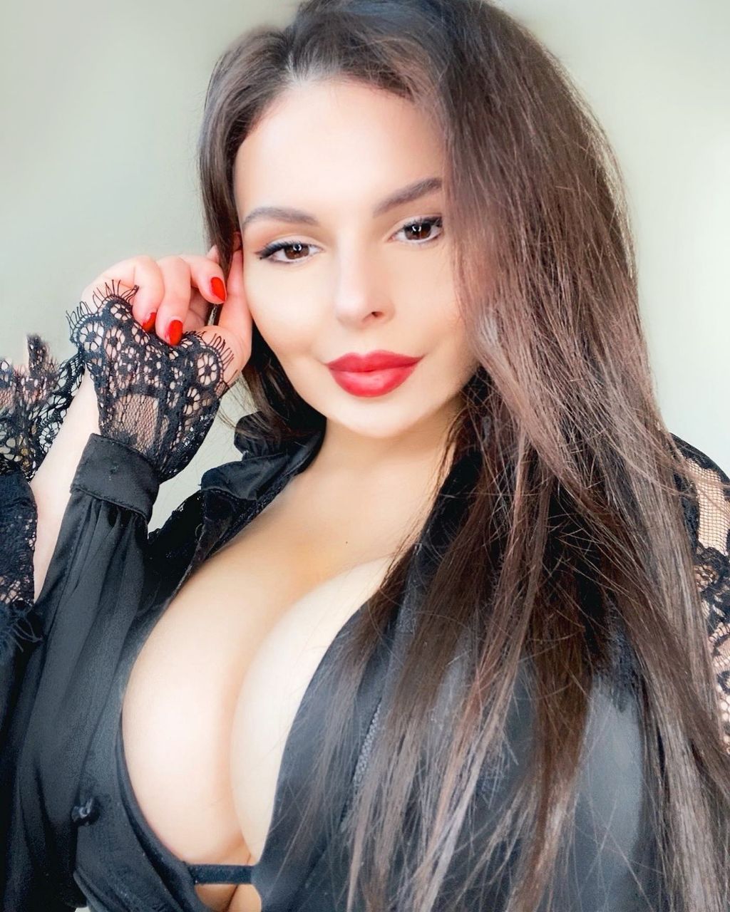 Слитые Фото Элиза Симонян 6 Слитые Фото Элиза Симонян 5 New Hot