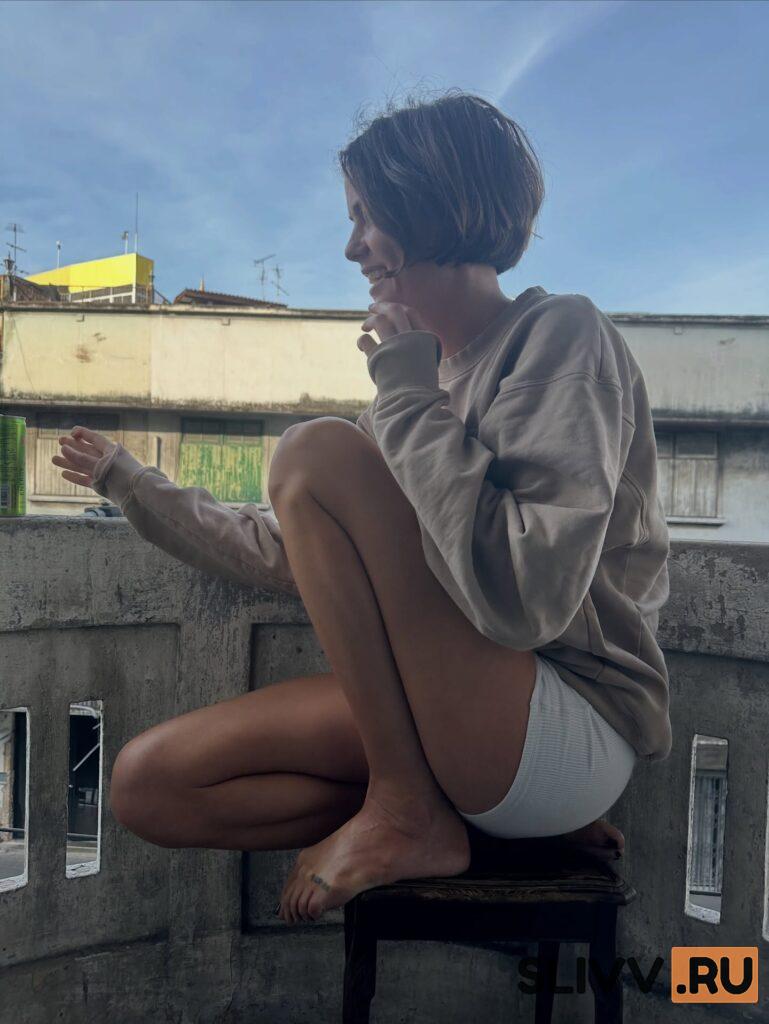 Shelley Hennig Shelley Hennig