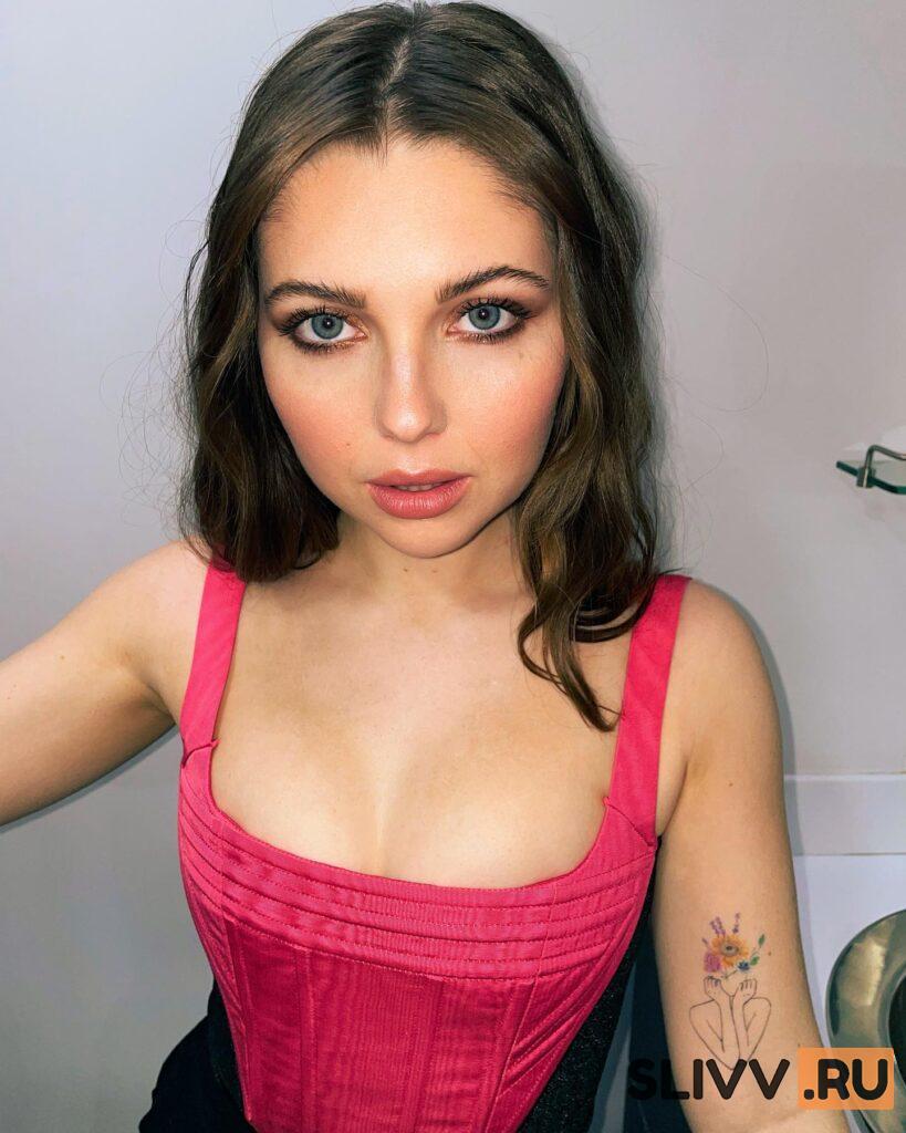 Samantha Hanratty Samantha Hanratty
