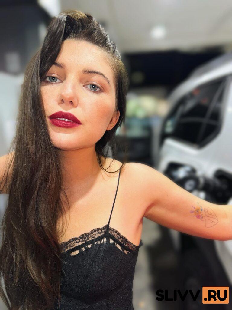 Samantha Hanratty Samantha Hanratty